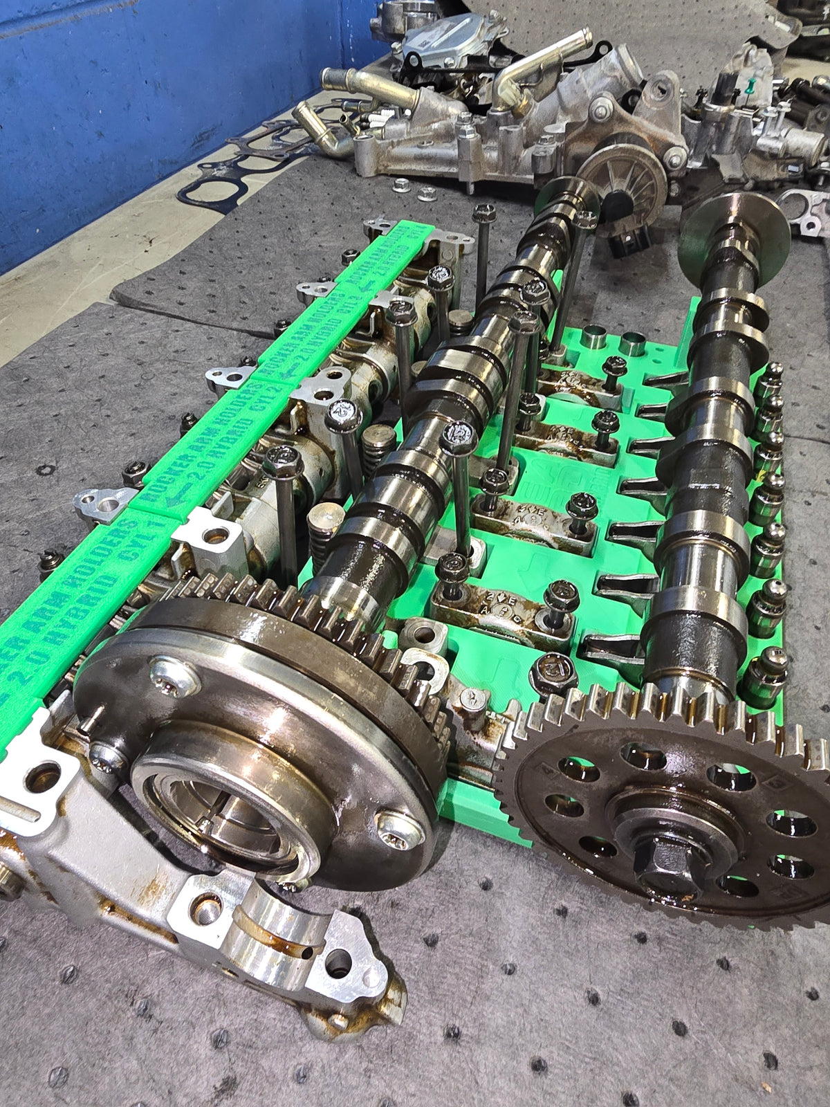 2.0 Hybrid Cylinder Head Disassembly Tray & Rocker Arm Holders