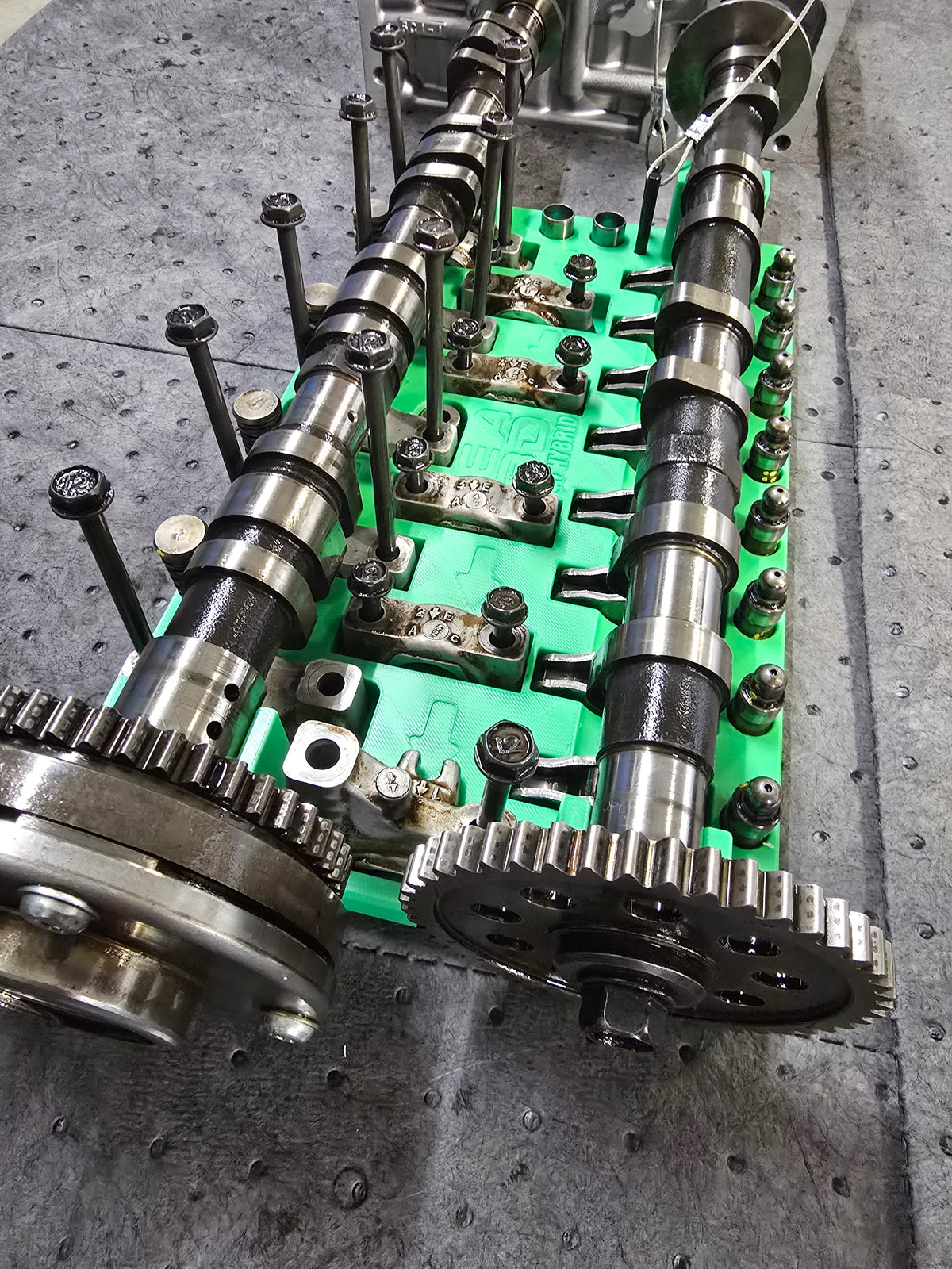 2.0 Hybrid Cylinder Head Disassembly Tray & Rocker Arm Holders