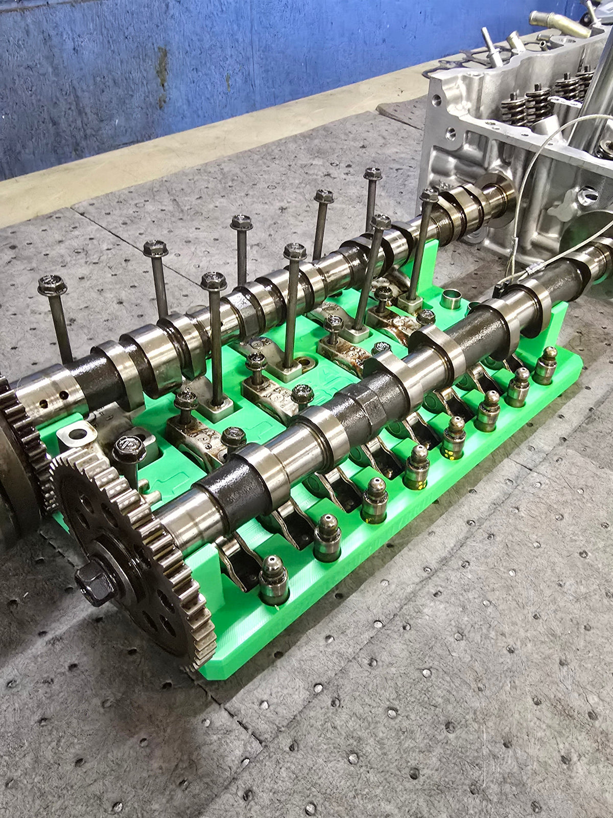 2.0 Hybrid Cylinder Head Disassembly Tray & Rocker Arm Holders
