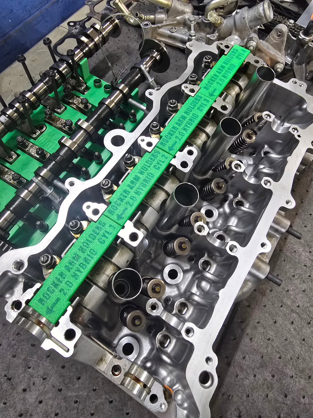 2.0 Hybrid Cylinder Head Disassembly Tray & Rocker Arm Holders