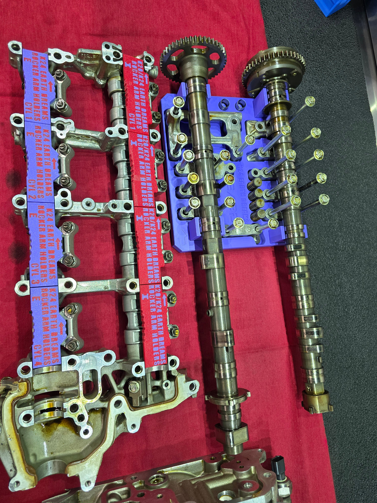 2.4 Earth Dreams Cylinder Head Disassembly Trays & Rocker Arm Holders